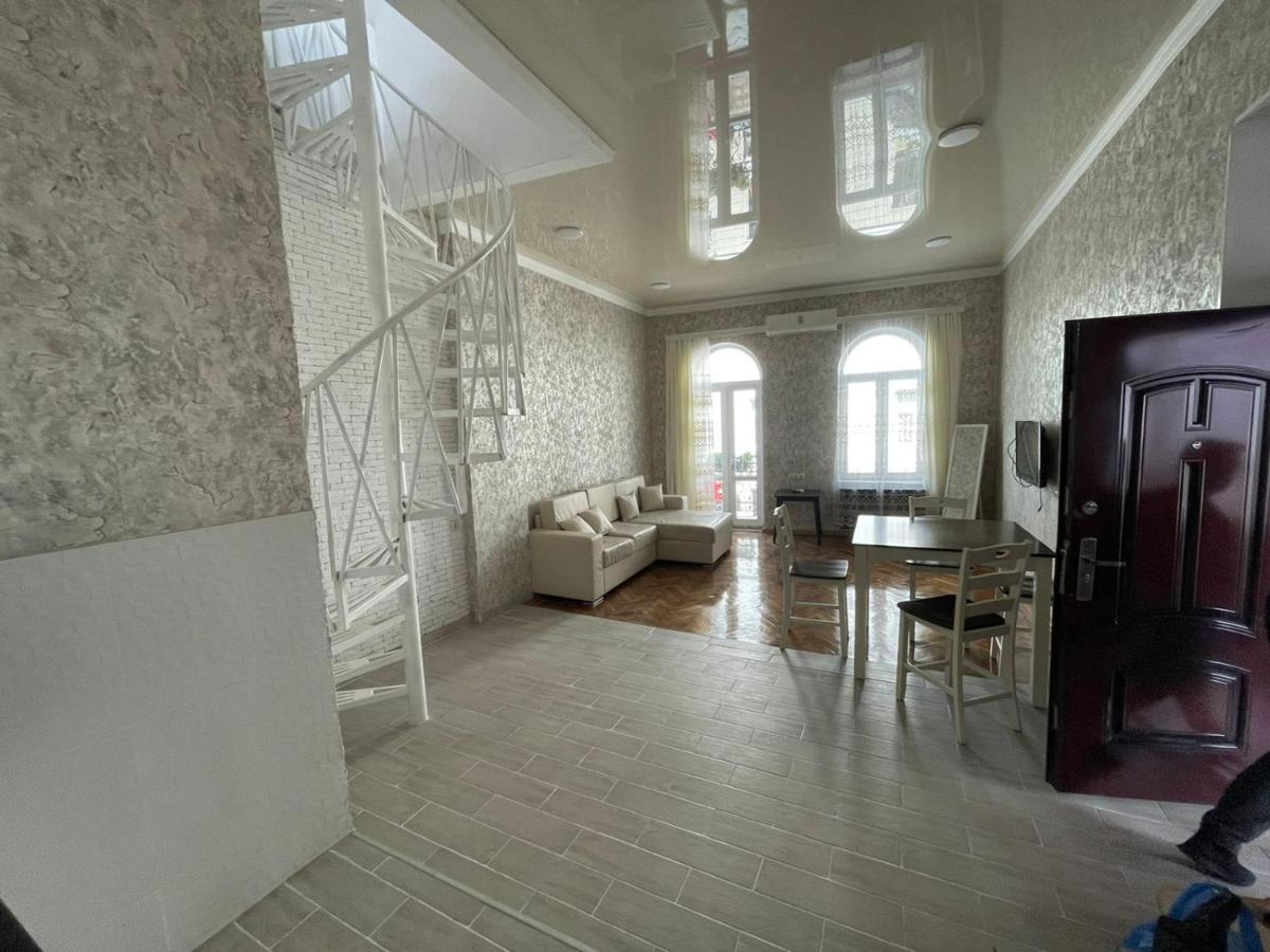 Центр Города Батуми Apartment Rustaveli 13 외부 사진
